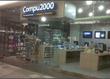 Compu2000 – Glass Wall – Glass Door