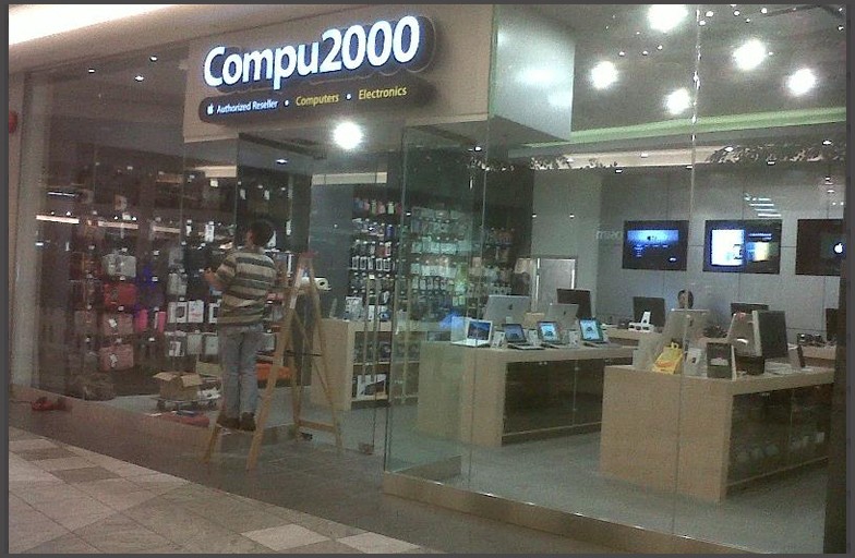 Compu2000 - Glass Wall - Glass Door