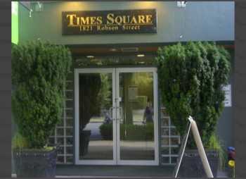 Time Square Hotel – Hotel Glass Door Entrance
