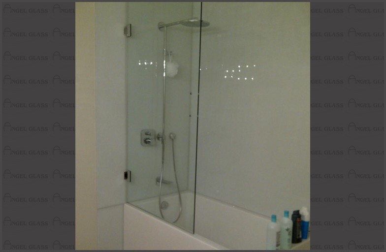 Shower door with hinges were installed with clear glass doors that are frameless.