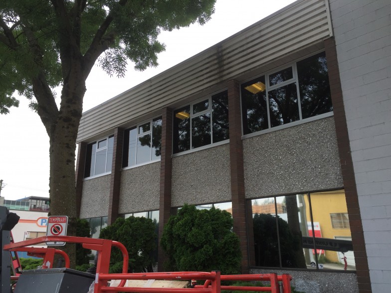 Commercial Building High Efficiency Reflective Window Replacement