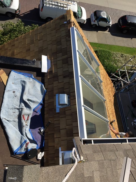 Residential Glass Skylight Replacement for Townhouse. Roof glass skylight with custom safety glass installed by Angel Glass. Skylight Vancouver. Roof glass replacement for a Vancouver home by Angel Glass. Foggy skylight, broken skylight glass, crack skylight glass.